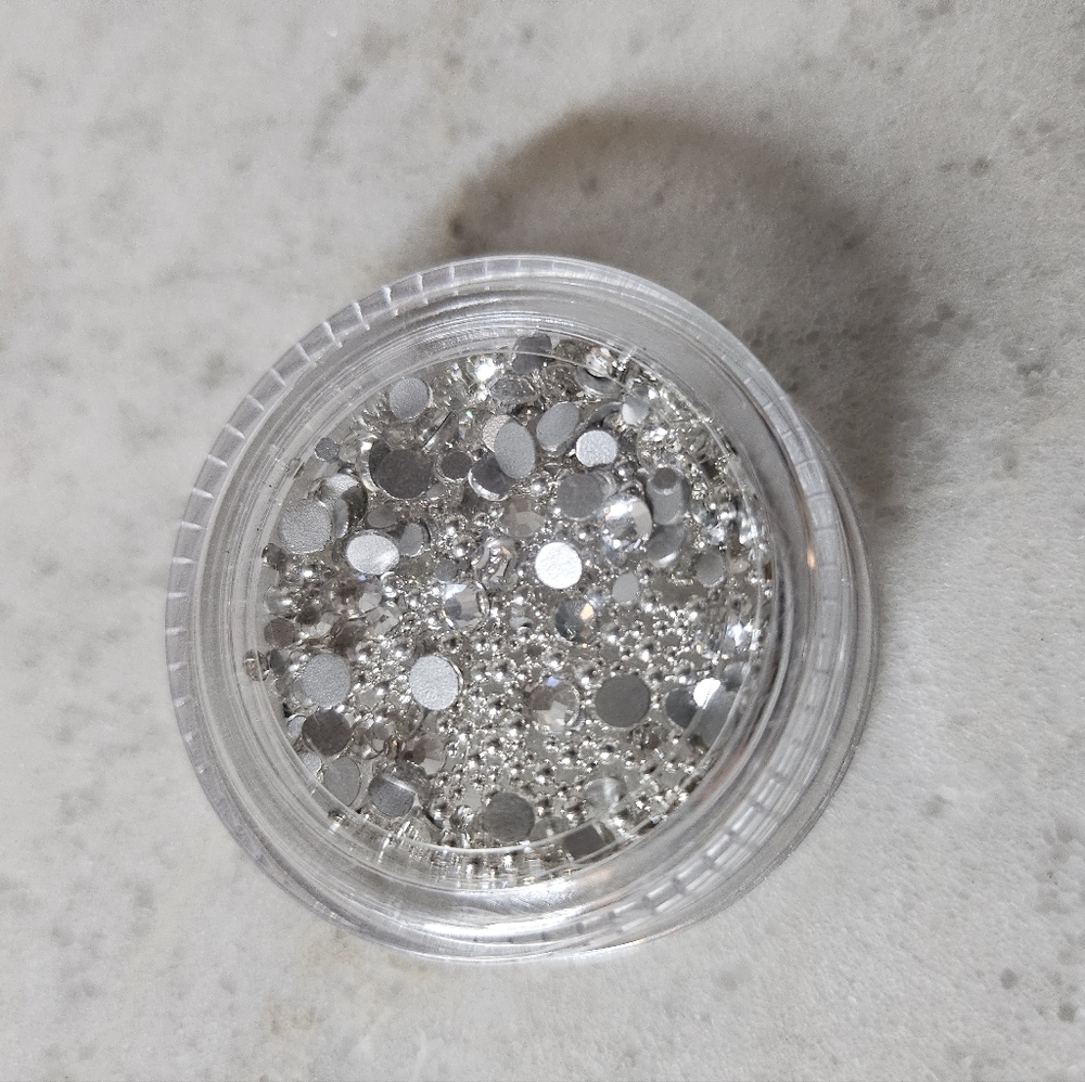 ❌️SOLD❌️ Diamond dust tooth gems 💎 mixed sizes - Picture 1 of 1